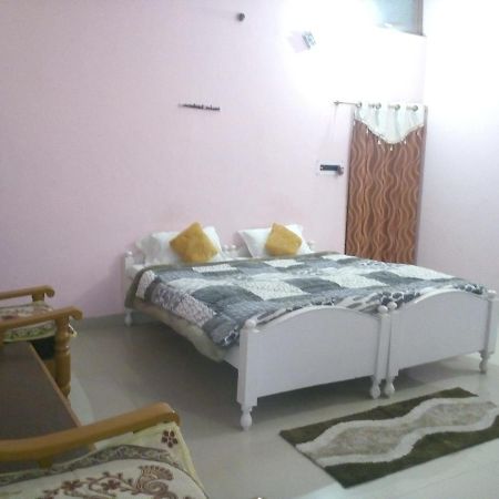 Hotel Shri Mahant Orchha 5 Mint Walking From Ram Raja Temple المظهر الخارجي الصورة