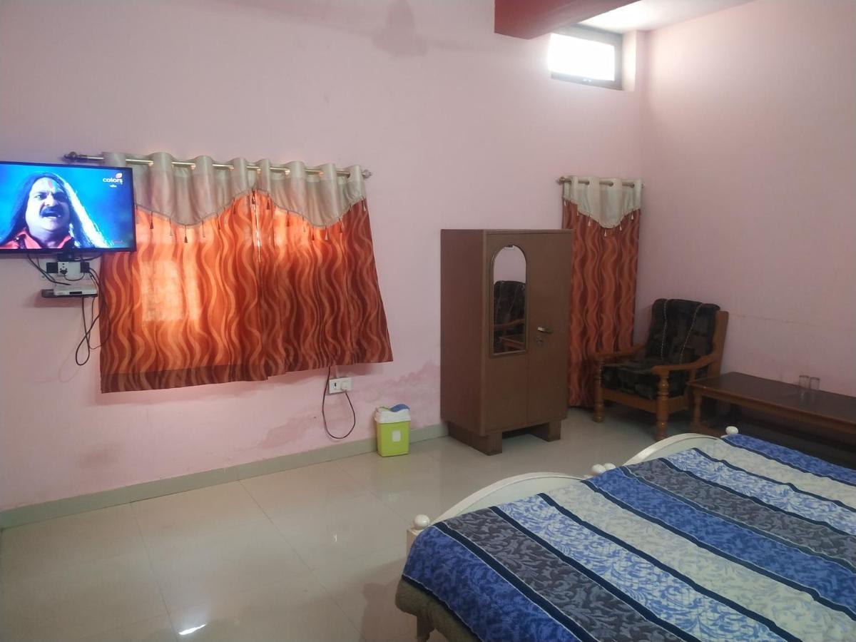 Hotel Shri Mahant Orchha 5 Mint Walking From Ram Raja Temple المظهر الخارجي الصورة