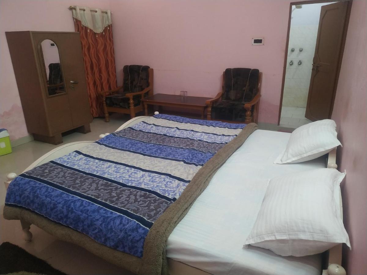 Hotel Shri Mahant Orchha 5 Mint Walking From Ram Raja Temple المظهر الخارجي الصورة