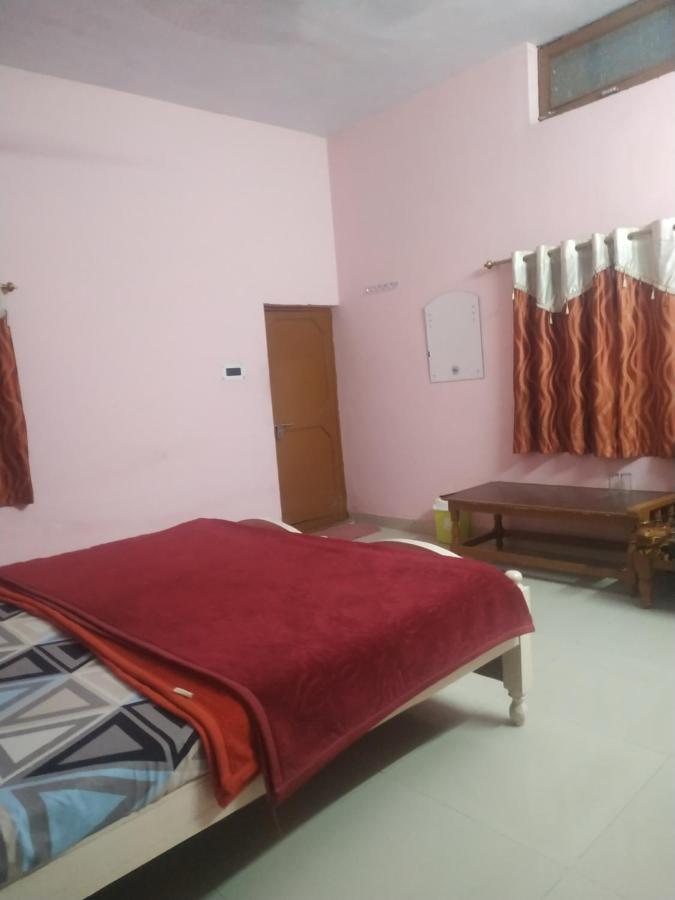 Hotel Shri Mahant Orchha 5 Mint Walking From Ram Raja Temple المظهر الخارجي الصورة