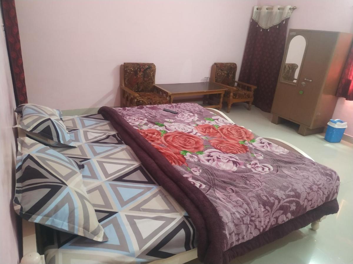 Hotel Shri Mahant Orchha 5 Mint Walking From Ram Raja Temple المظهر الخارجي الصورة