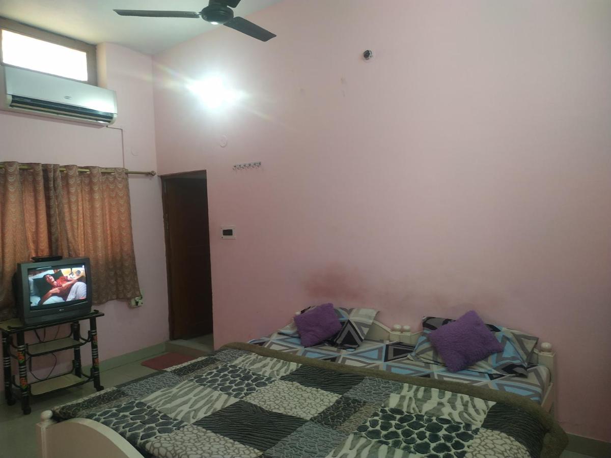 Hotel Shri Mahant Orchha 5 Mint Walking From Ram Raja Temple المظهر الخارجي الصورة