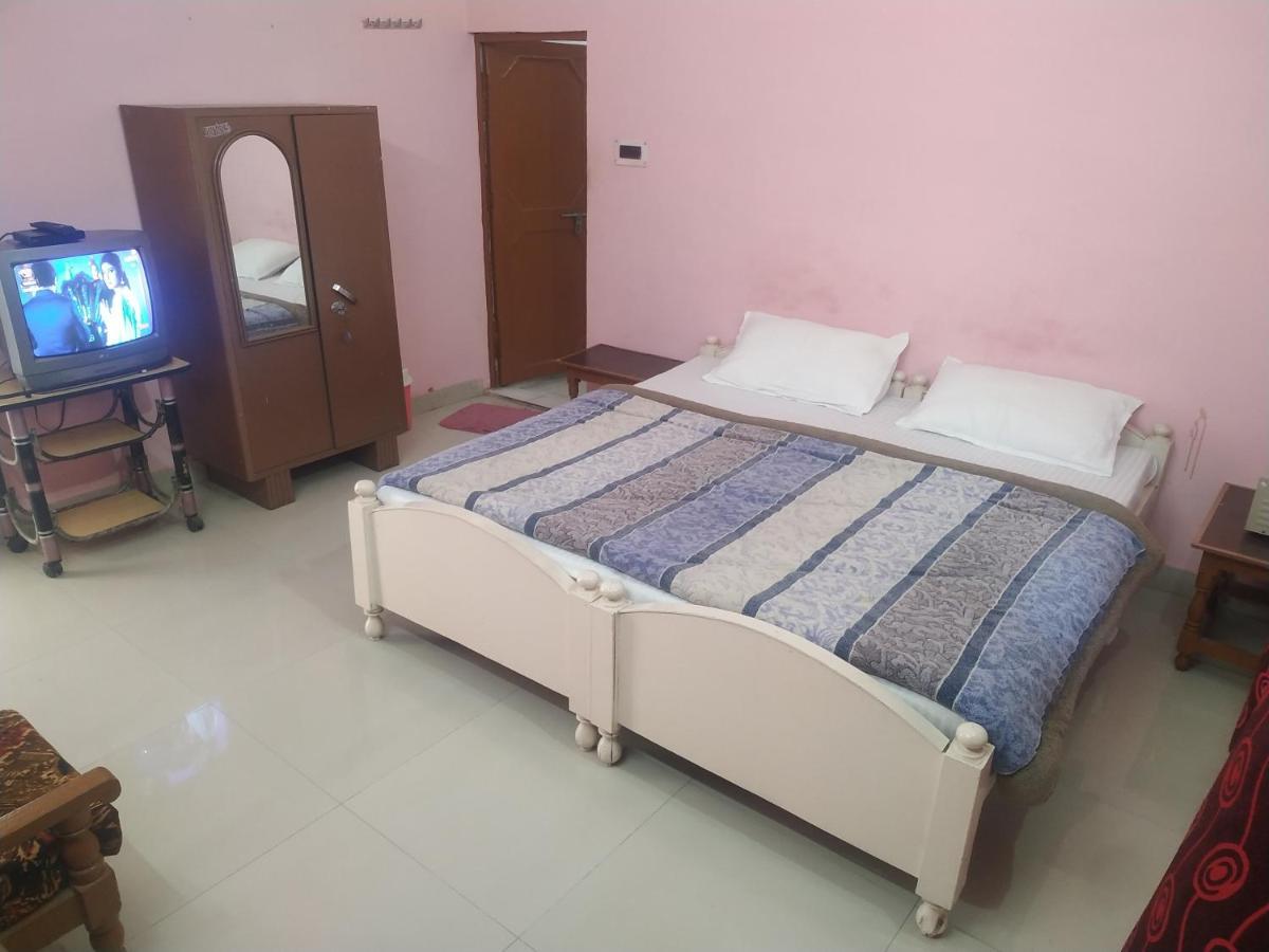 Hotel Shri Mahant Orchha 5 Mint Walking From Ram Raja Temple المظهر الخارجي الصورة