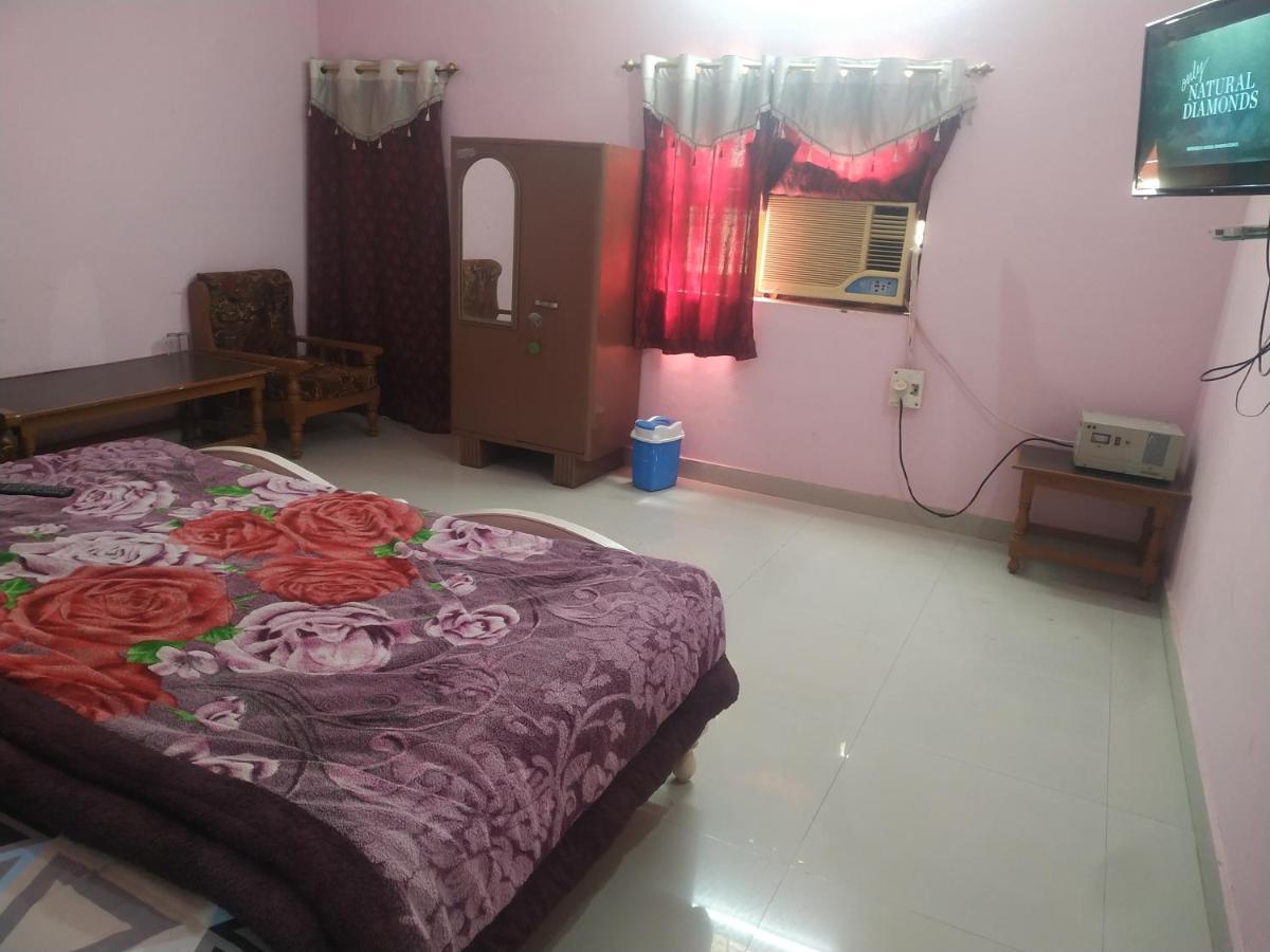 Hotel Shri Mahant Orchha 5 Mint Walking From Ram Raja Temple المظهر الخارجي الصورة
