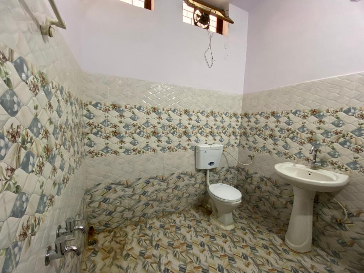 Hotel Shri Mahant Orchha 5 Mint Walking From Ram Raja Temple المظهر الخارجي الصورة