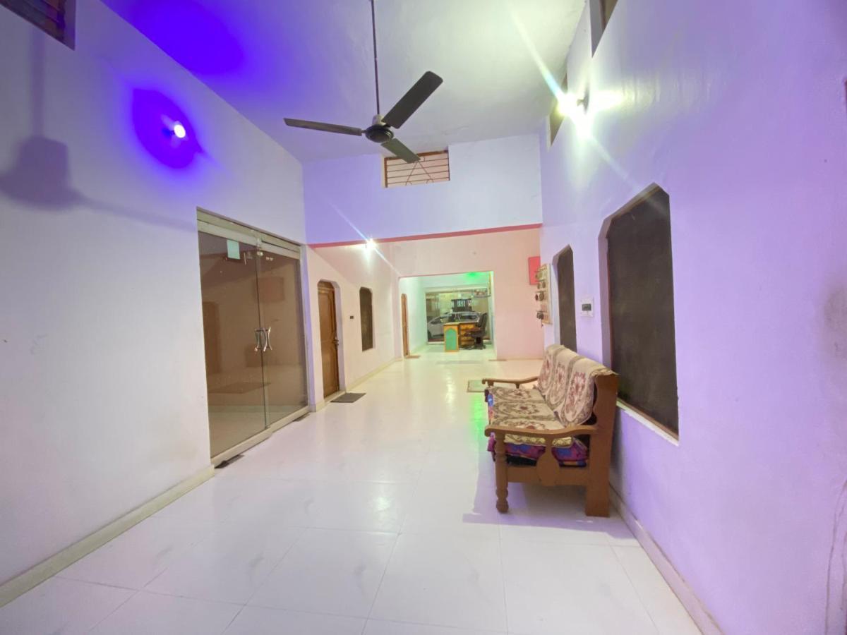 Hotel Shri Mahant Orchha 5 Mint Walking From Ram Raja Temple المظهر الخارجي الصورة