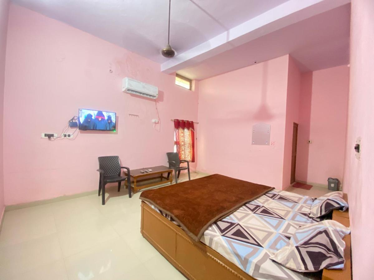 Hotel Shri Mahant Orchha 5 Mint Walking From Ram Raja Temple المظهر الخارجي الصورة