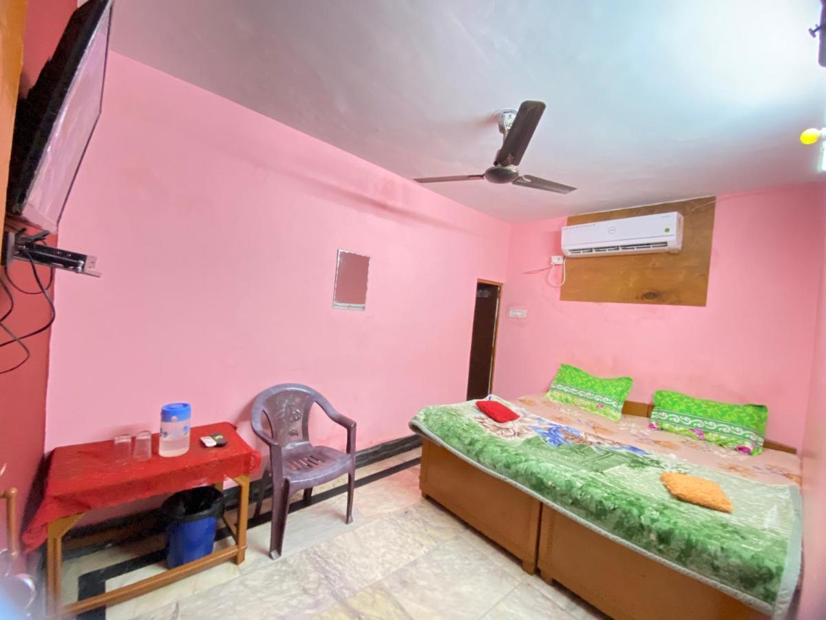 Hotel Shri Mahant Orchha 5 Mint Walking From Ram Raja Temple المظهر الخارجي الصورة