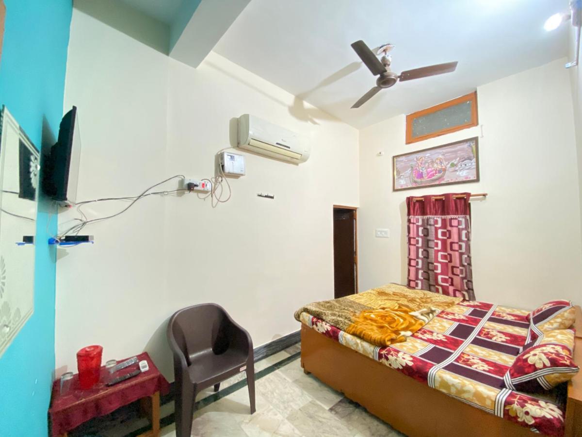 Hotel Shri Mahant Orchha 5 Mint Walking From Ram Raja Temple المظهر الخارجي الصورة