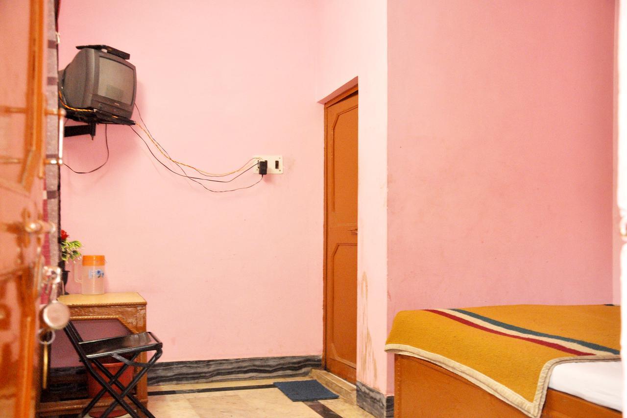 Hotel Shri Mahant Orchha 5 Mint Walking From Ram Raja Temple المظهر الخارجي الصورة