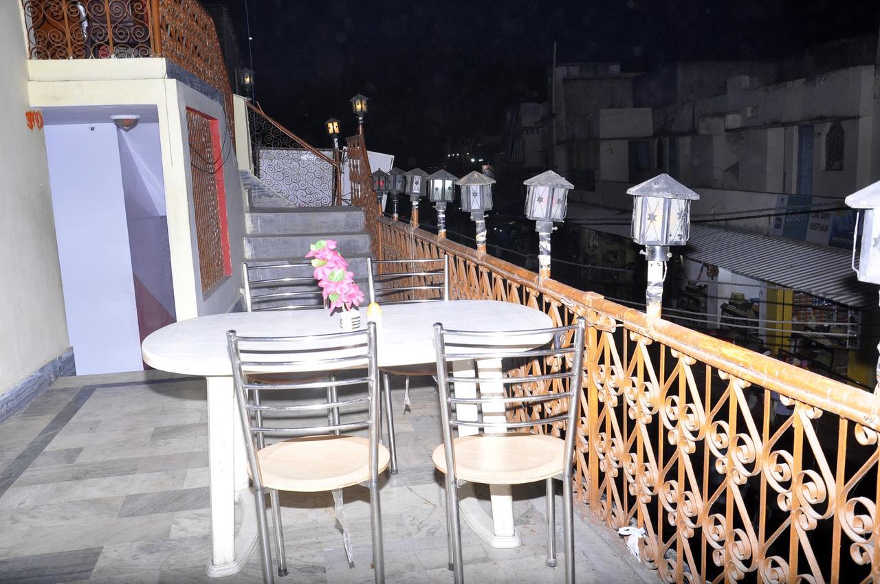 Hotel Shri Mahant Orchha 5 Mint Walking From Ram Raja Temple المظهر الخارجي الصورة
