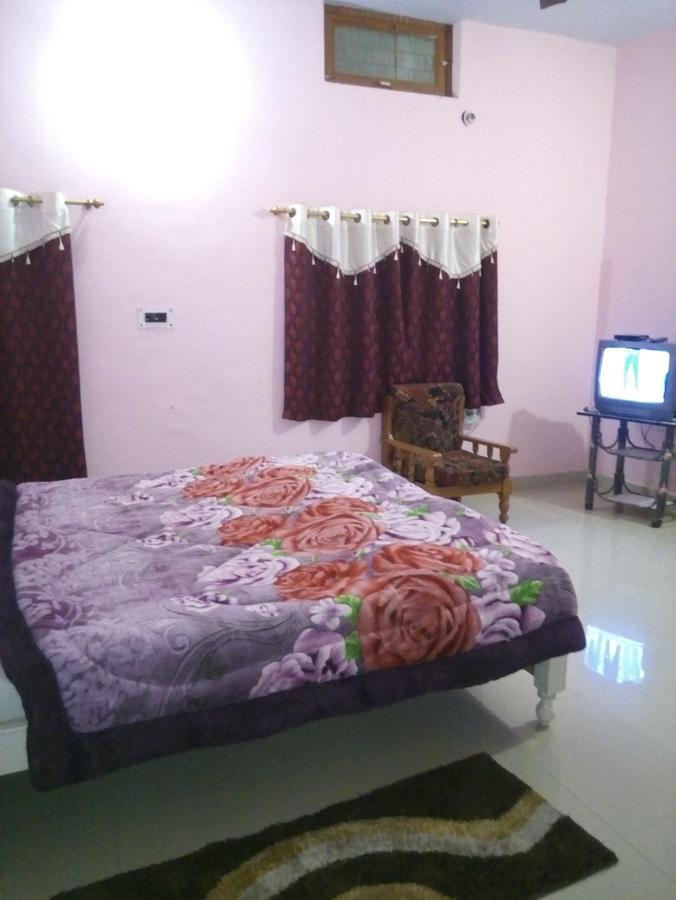 Hotel Shri Mahant Orchha 5 Mint Walking From Ram Raja Temple المظهر الخارجي الصورة