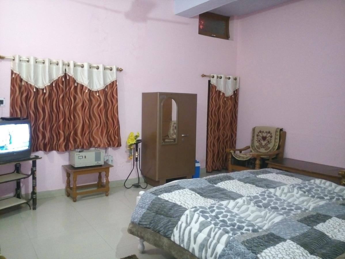 Hotel Shri Mahant Orchha 5 Mint Walking From Ram Raja Temple المظهر الخارجي الصورة
